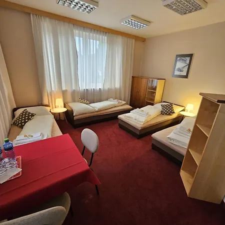 Kovox ゲストハウス 3*